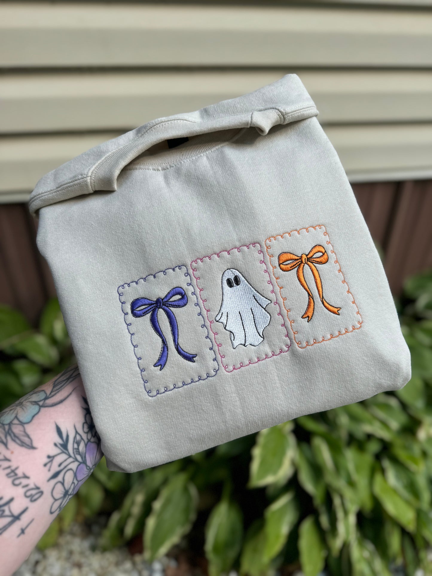 Bows and ghost