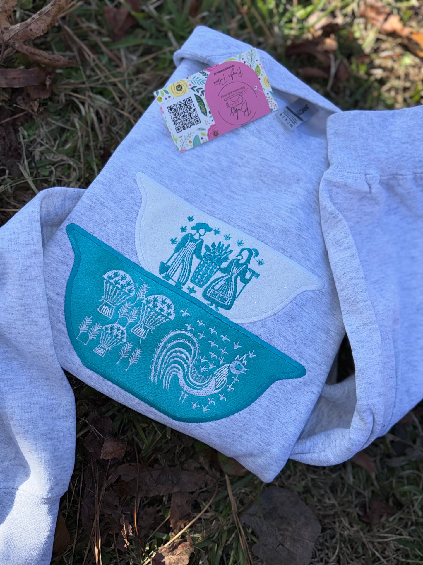 Teal chickens Pyrex bowls