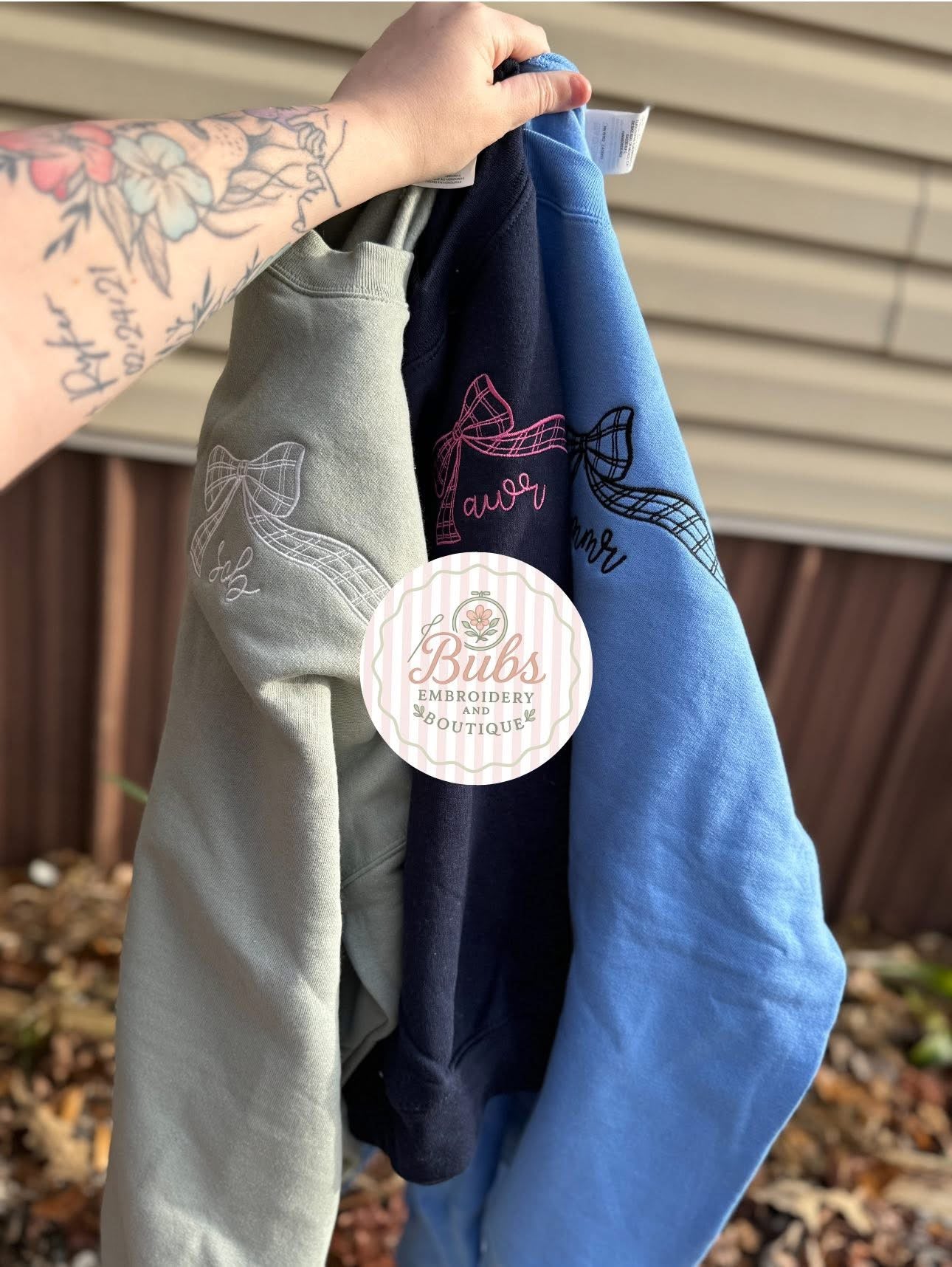 Oversized pocket bow monogram sweatshirt