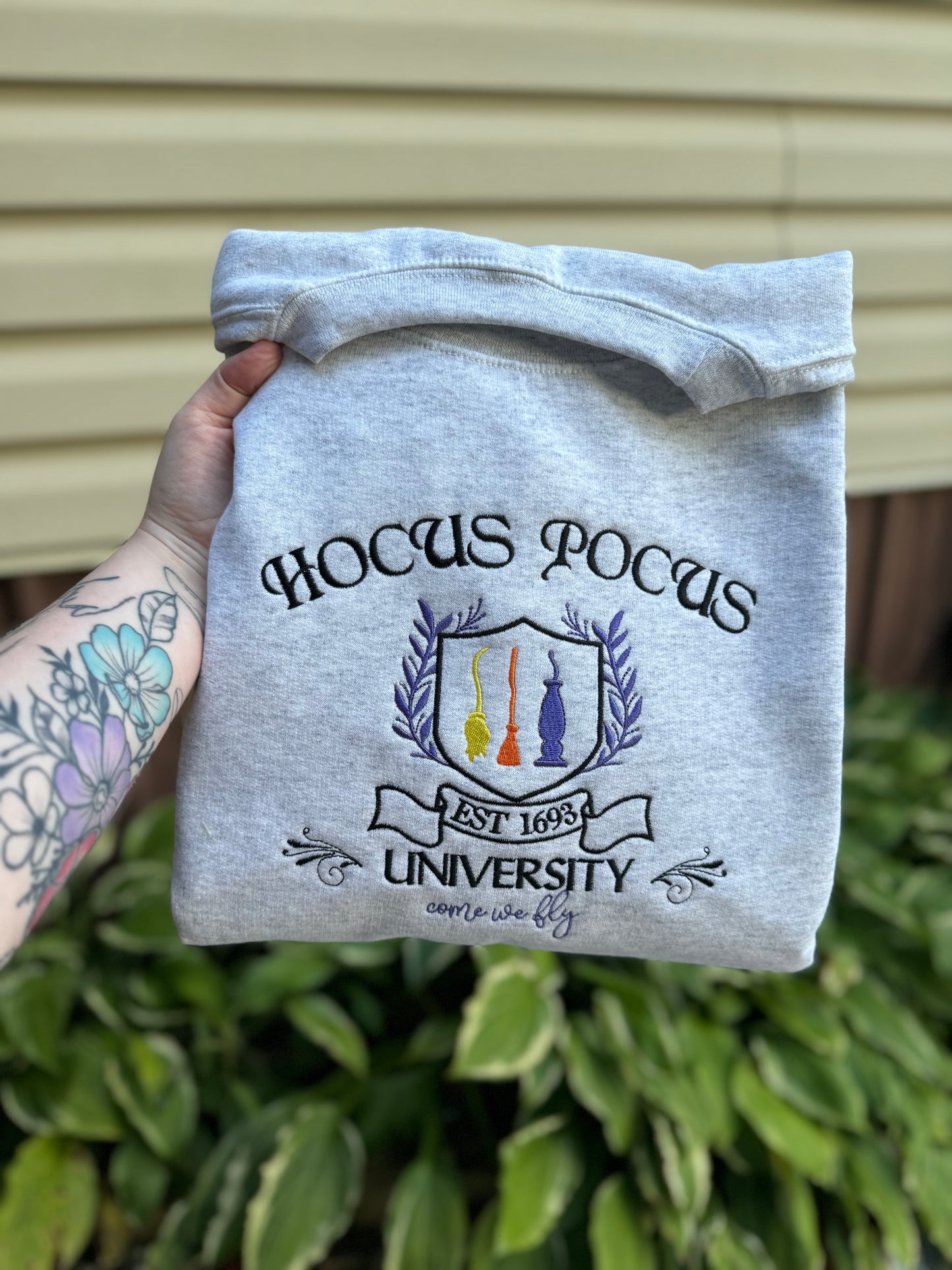 Come we fly university (sweatshirt only youth and adult)