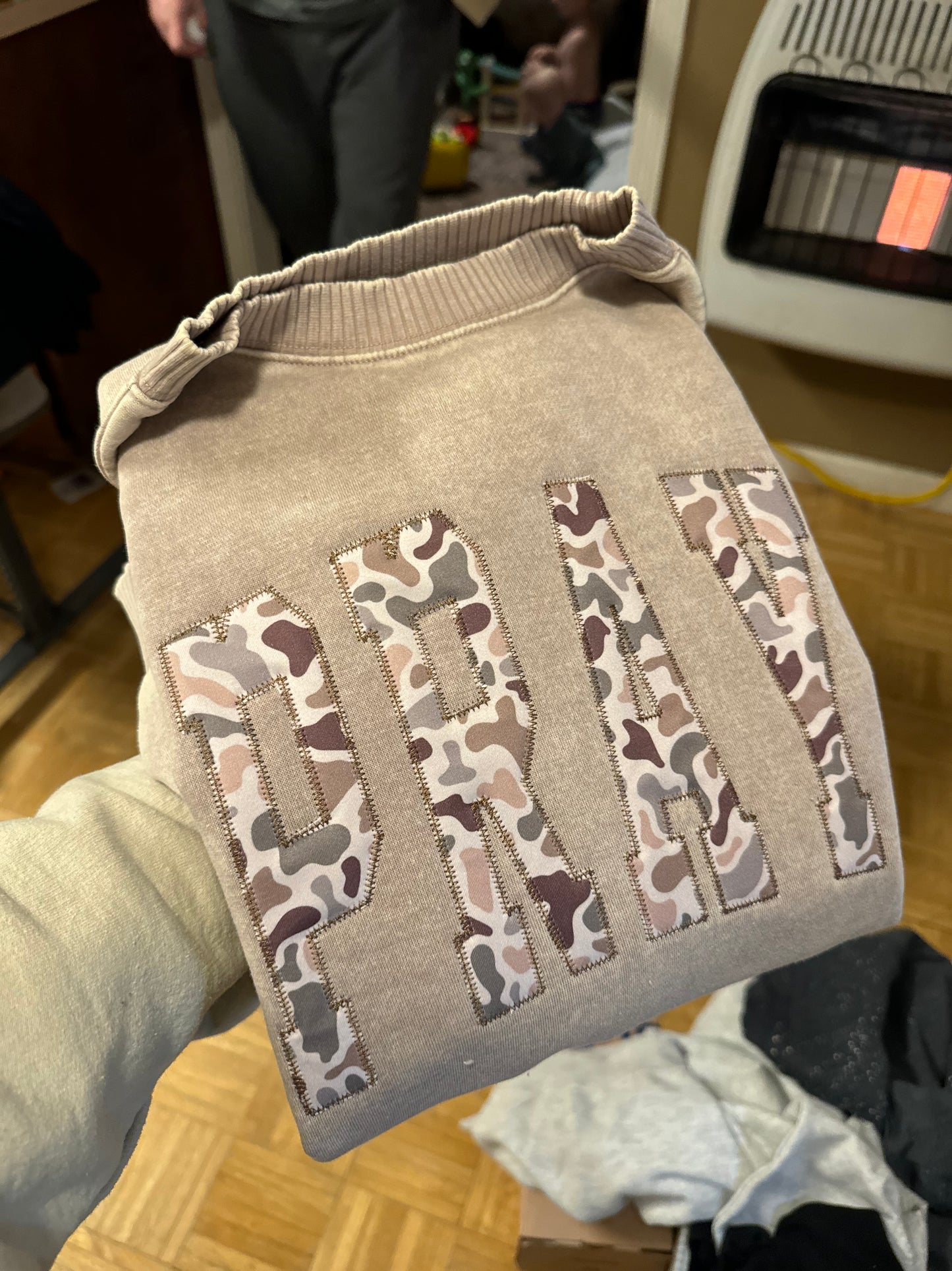 Camo pray appliqué embroidery