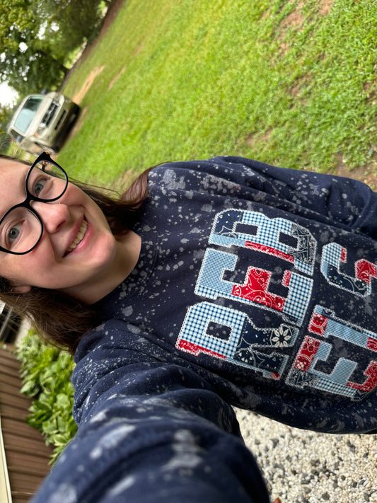 Gildan sweatshirt Oversized Rebels embroidery design
